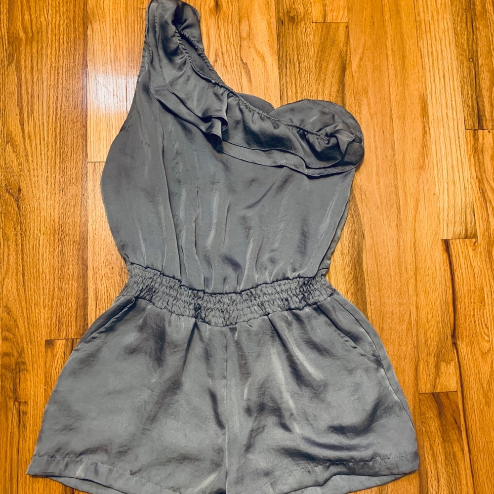 One shoulder romper